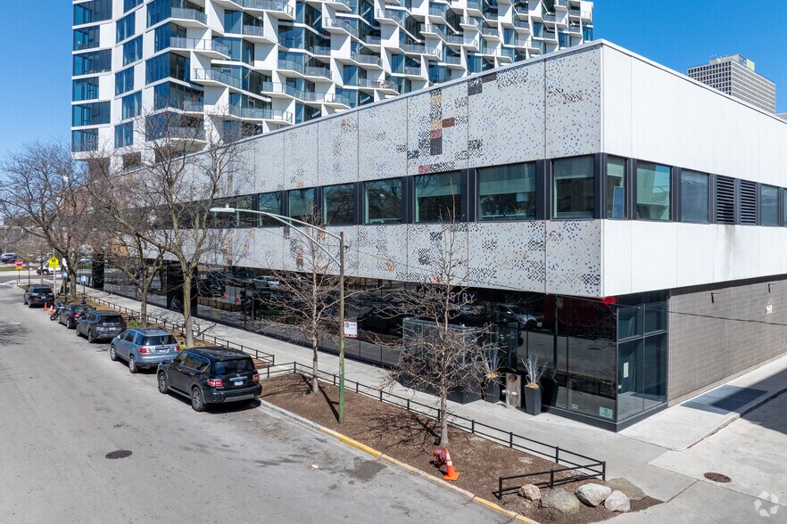 5105 S Harper Ave, Chicago, IL à louer - Photo de l’immeuble – Image 2 sur 61