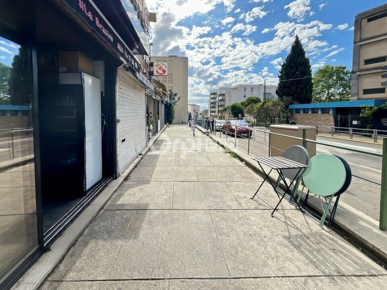 Local commercial dans Marseille à louer - Photo de l’immeuble – Image 2 sur 5