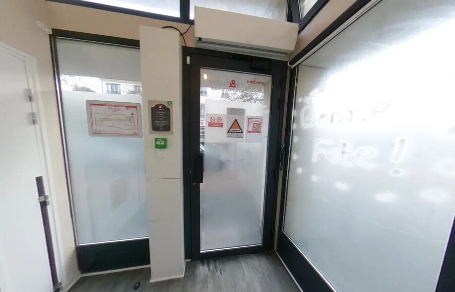 Local commercial dans Suresnes à louer - Hall d’entrée – Image 3 sur 16