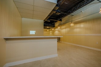 241 S Westmonte Dr, Altamonte Springs, FL à louer Photo intérieure– Image 2 sur 9