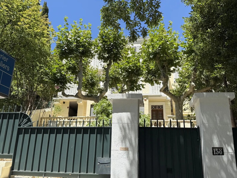 Bureau dans Marseille à vendre - Photo de l’immeuble – Image 1 sur 2