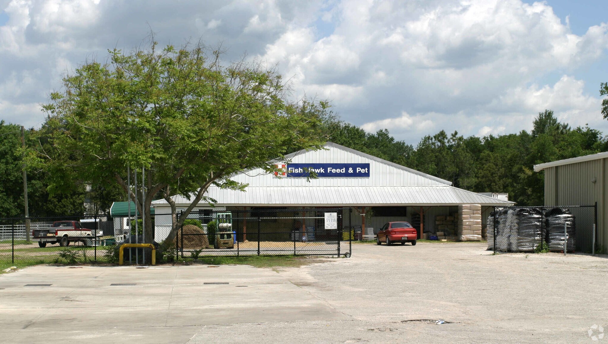7015 Lithia Pinecrest Rd, Lithia, FL à vendre Photo de l’immeuble– Image 1 sur 4