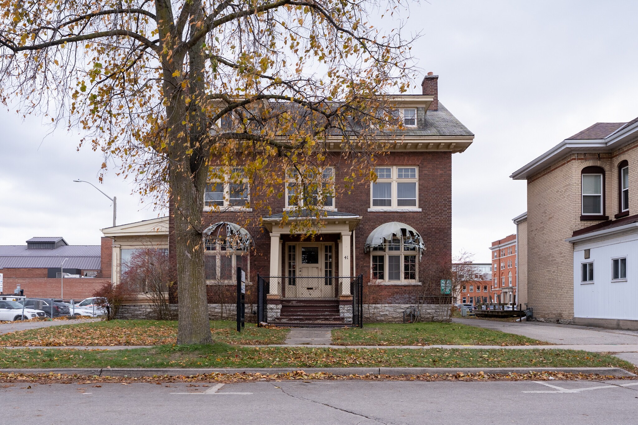 41 Wellington St, Brantford, ON à vendre Photo principale– Image 1 sur 23
