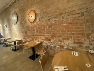 Plus de détails pour Local commercial à louer