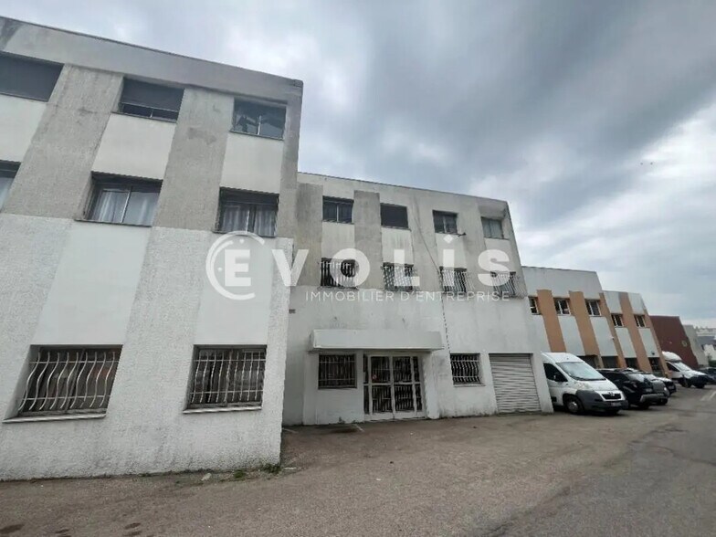 Bureau dans Fontenay-sous-Bois à louer - Photo de l’immeuble – Image 1 sur 22