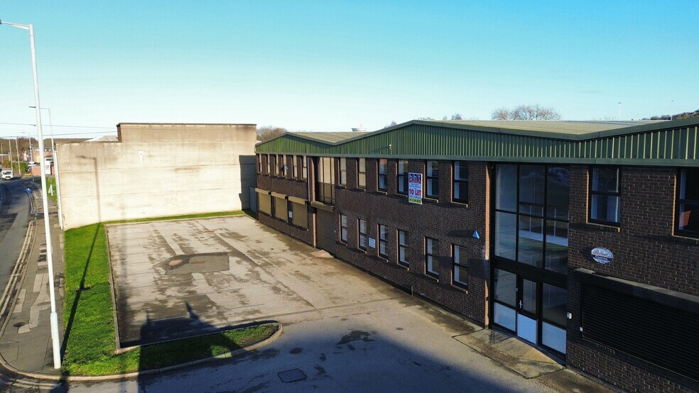 Rawmarsh Rd, Rotherham à louer - Photo de l’immeuble – Image 3 sur 7