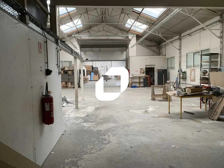Local d’activités dans Épinay-sur-Orge à louer - Photo de l’immeuble – Image 2 sur 11
