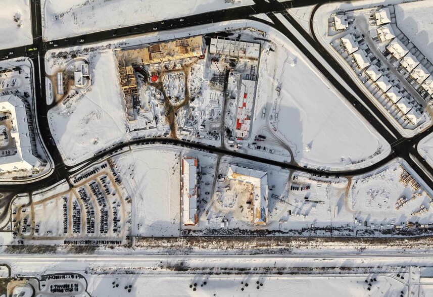 380 Clareview Station Dr NW, Edmonton, AB à vendre - Aérien – Image 1 sur 6