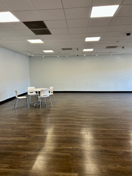 1390 Biddle Rd, Medford, OR à louer - Photo de l’immeuble – Image 2 sur 20