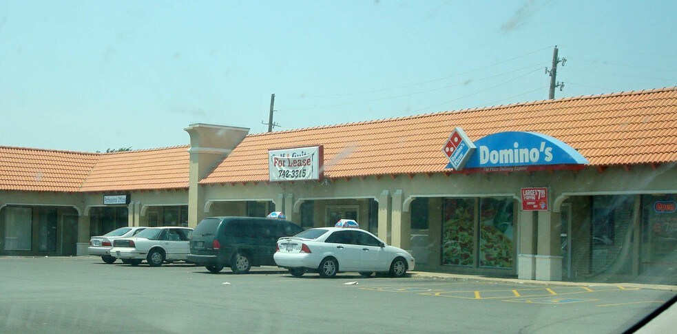 2200-2234 W Houston St, Broken Arrow, OK à louer - Photo de l’immeuble – Image 2 sur 9