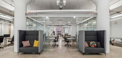 235 Carlaw Ave, Toronto, ON à louer Photo intérieure– Image 2 sur 5