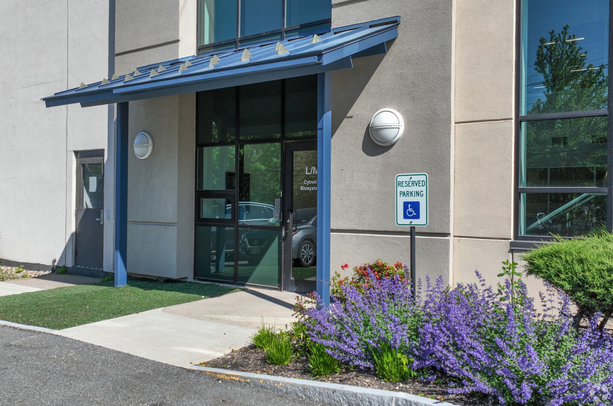 34 Commerce Way, Woburn, MA à louer Photo de l’immeuble– Image 1 sur 15