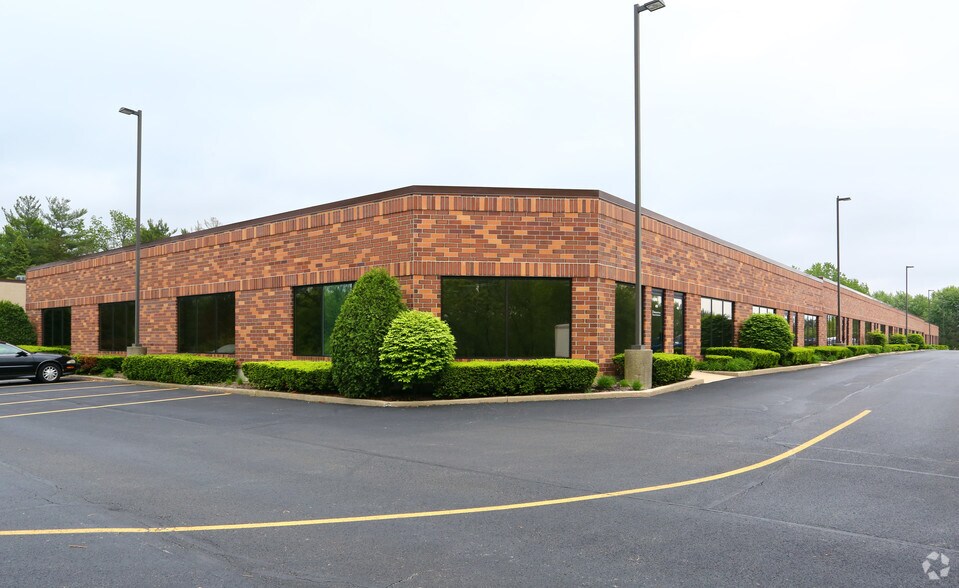 888 E Belvidere Rd, Grayslake, IL à louer - Photo principale – Image 1 sur 2