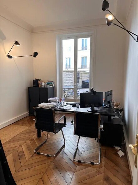 8 Rue La Boétie, Paris à louer - Photo de l’immeuble – Image 3 sur 9