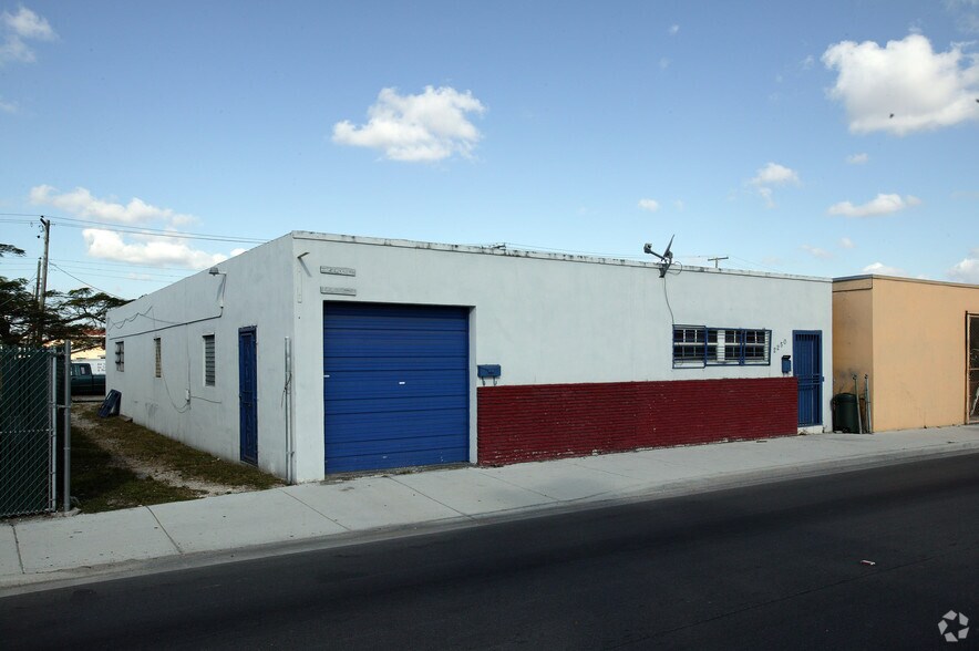 2250 W Palm Ave, Hialeah, FL à vendre - Photo principale – Image 1 sur 22