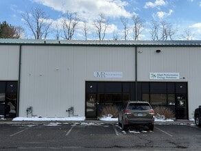 2 Sand Cut Rd, Brookfield, CT à louer Photo intérieure– Image 2 sur 9