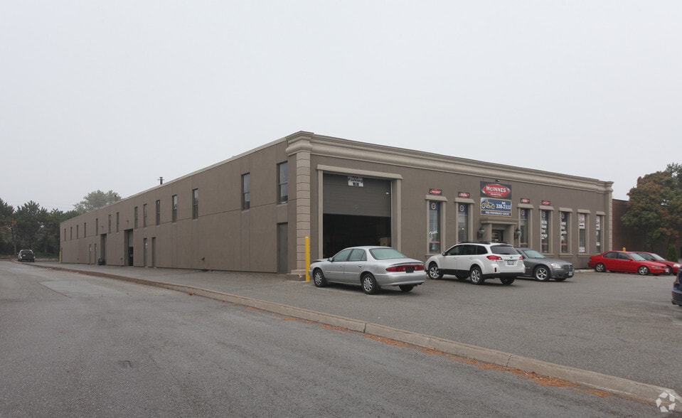 345 Wyecroft Rd, Oakville, ON à louer - Photo de l’immeuble – Image 2 sur 2