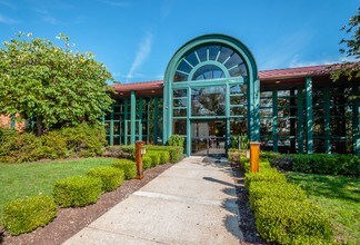 Plus de détails pour 151 New Park Ave, Hartford, CT - Bureau à louer