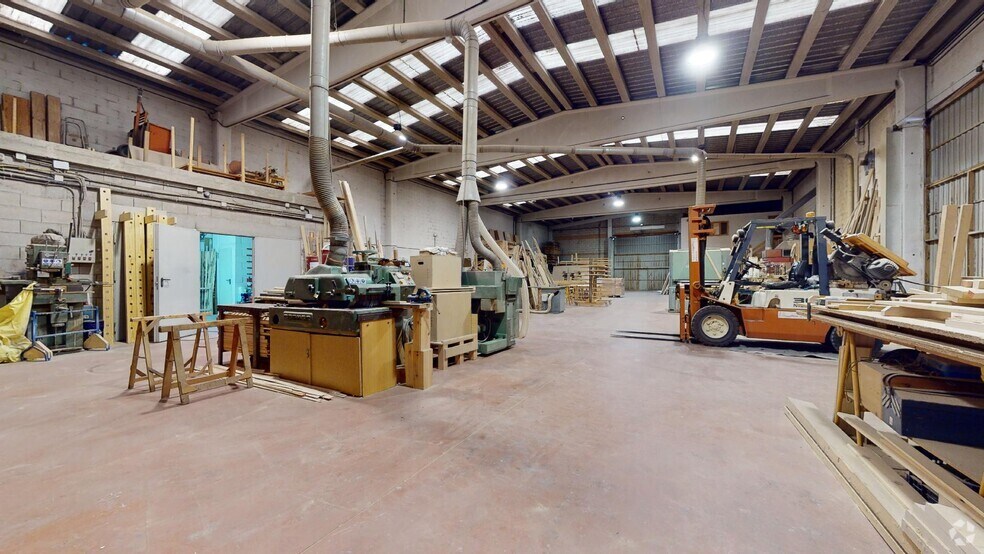Industriel/Logistique dans Guadalajara, Guadalajara à vendre - Photo de l’immeuble – Image 2 sur 19
