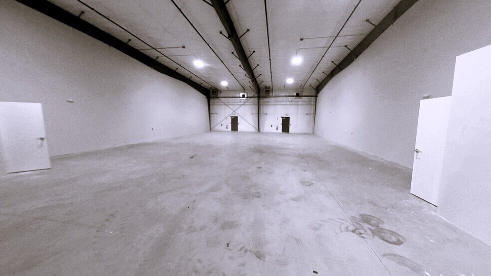 14 R -Bay 3&4, North Reading, MA à louer - Photo de l’immeuble – Image 2 sur 7