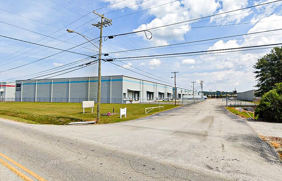 2220 Polymer Dr, Chattanooga, TN à louer - Photo principale – Image 1 sur 22