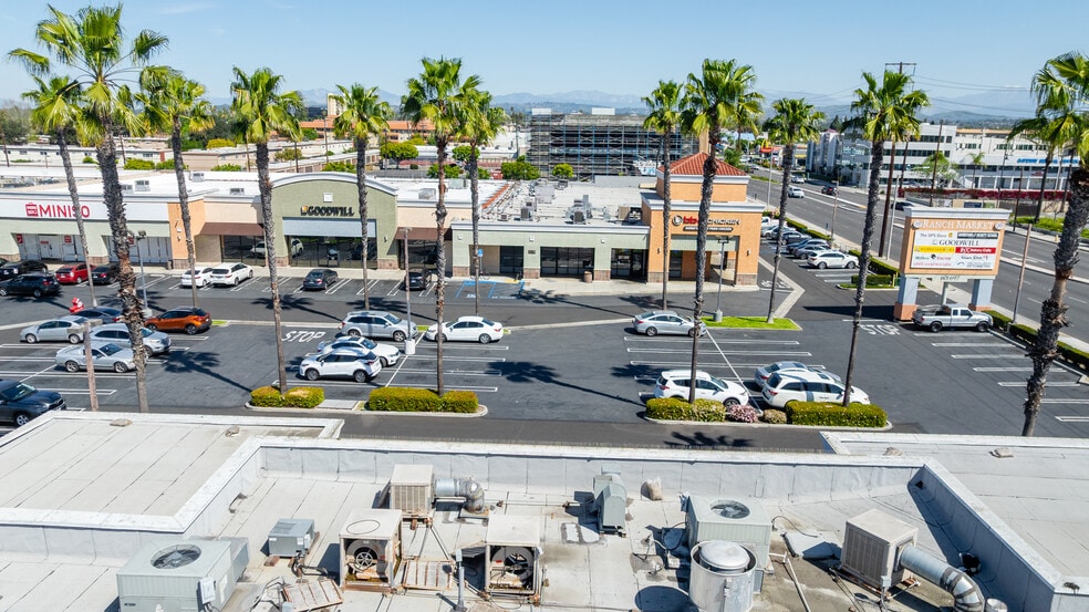 601-697 N Euclid St, Anaheim, CA à louer - Photo de l’immeuble – Image 3 sur 6