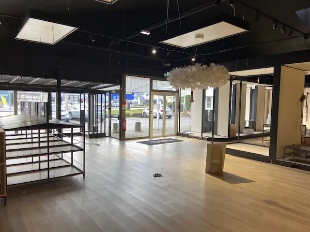 Local commercial dans Limonest à louer - Photo intérieure – Image 3 sur 7