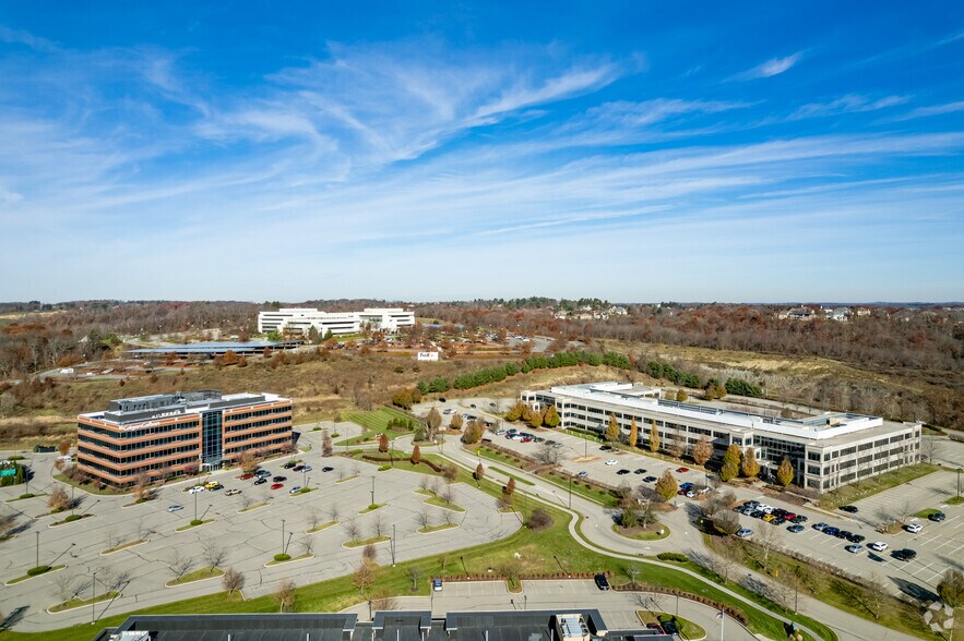 3000 Gsk Dr, Moon Township, PA à louer - Aérien – Image 2 sur 4