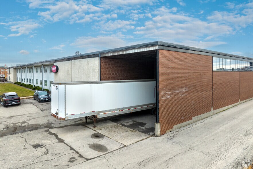 475 Garyray Dr, Toronto, ON à louer - Photo principale – Image 1 sur 5
