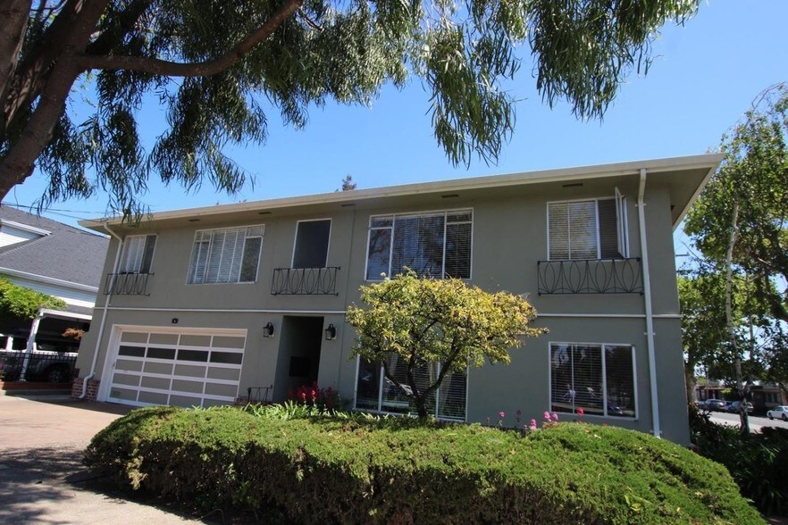 2 Arundel Rd, Burlingame, CA à vendre - Photo de l’immeuble – Image 2 sur 15
