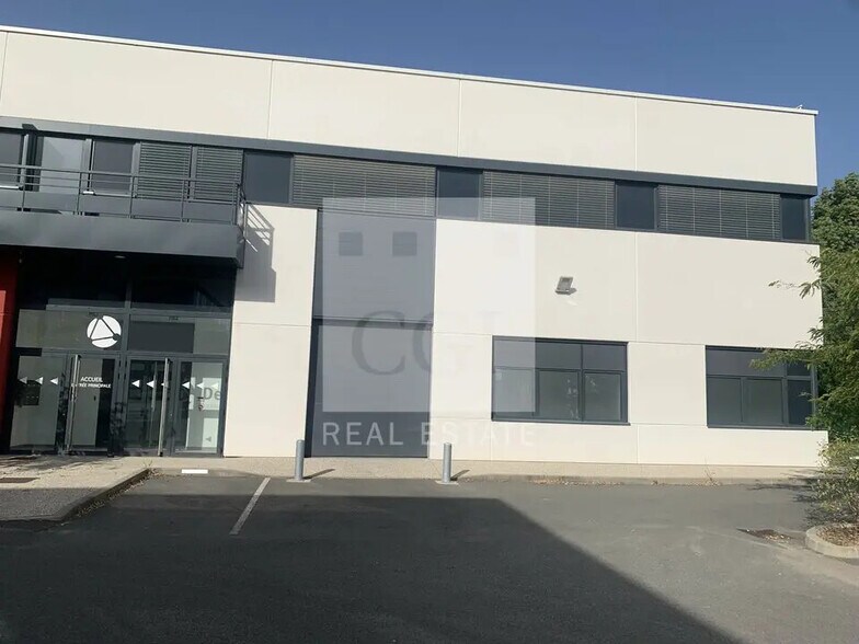 Local d’activités dans Dardilly à louer - Photo de l’immeuble – Image 2 sur 15