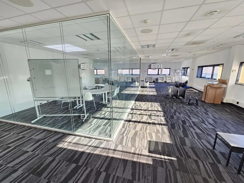 Local d’activités dans Ivry-sur-Seine à louer - Photo intérieure – Image 2 sur 12