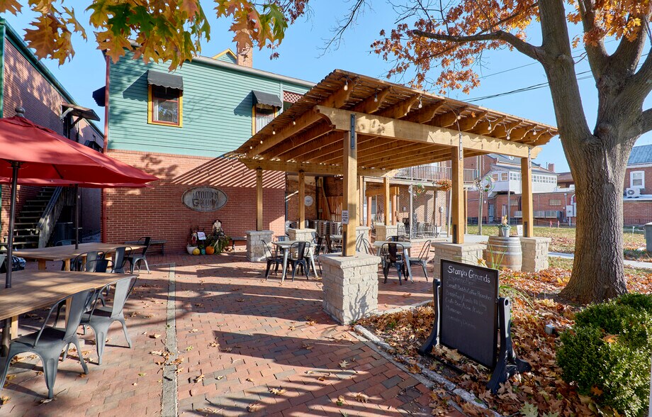 214 E 1st St, Hermann, MO à vendre - Photo de l’immeuble – Image 3 sur 26
