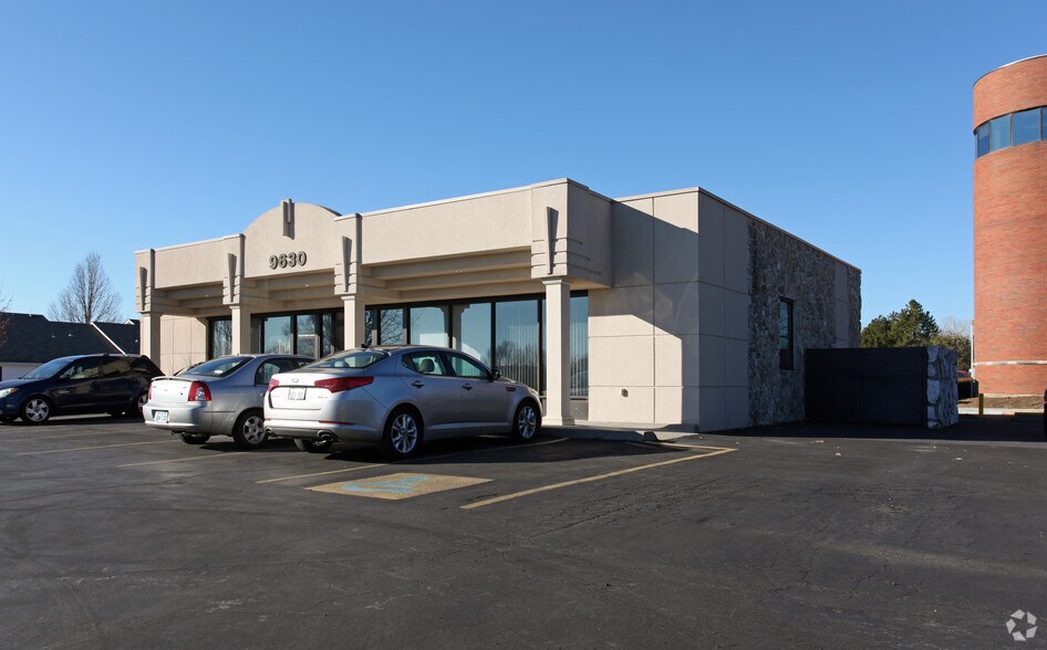 9630 Monrovia St, Lenexa, KS à louer - Photo de l’immeuble – Image 1 sur 17
