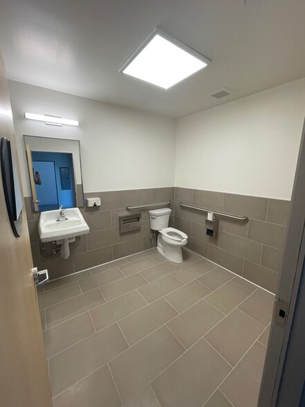 628 Santa Cruz Ave, Menlo Park, CA à louer - Photo intérieure – Image 3 sur 5