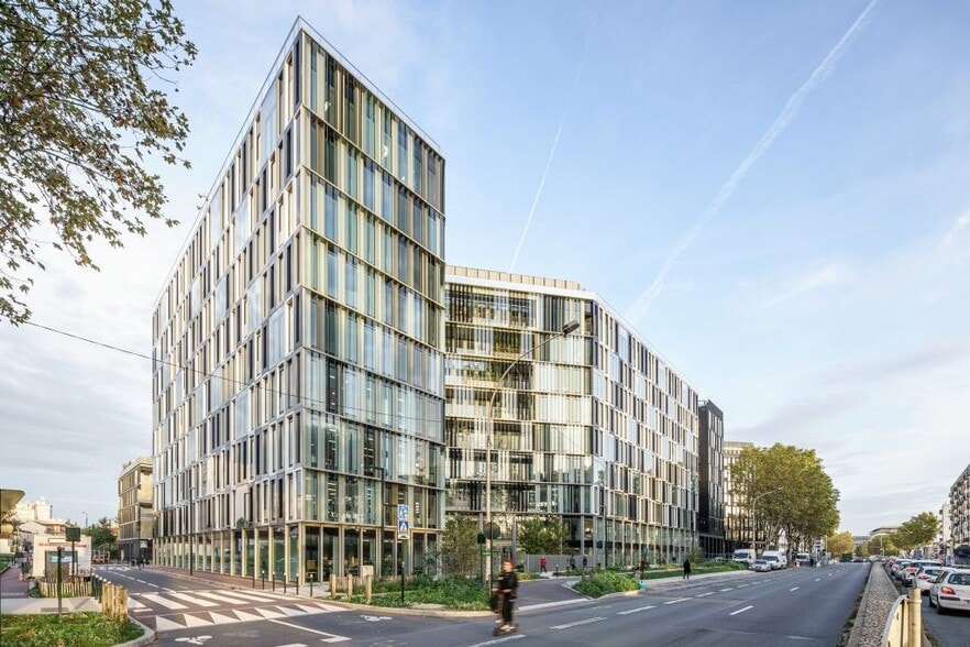 40 Avenue Aristide Briand, Bagneux à louer - Photo de l’immeuble – Image 1 sur 9