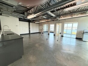 2284-2360 W Commodore Way, Seattle, WA à louer Photo intérieure– Image 1 sur 6