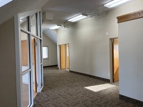6200 Som Center Rd, Solon, OH à louer Photo intérieure– Image 2 sur 9