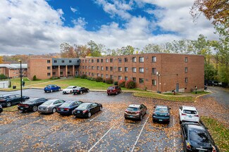Plus de détails pour 905 Burnside Ave, East Hartford, CT - Logement à vendre