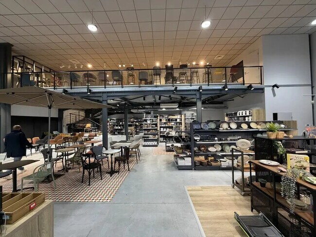 Plus de détails pour Local commercial, Industriel/Logistique à louer