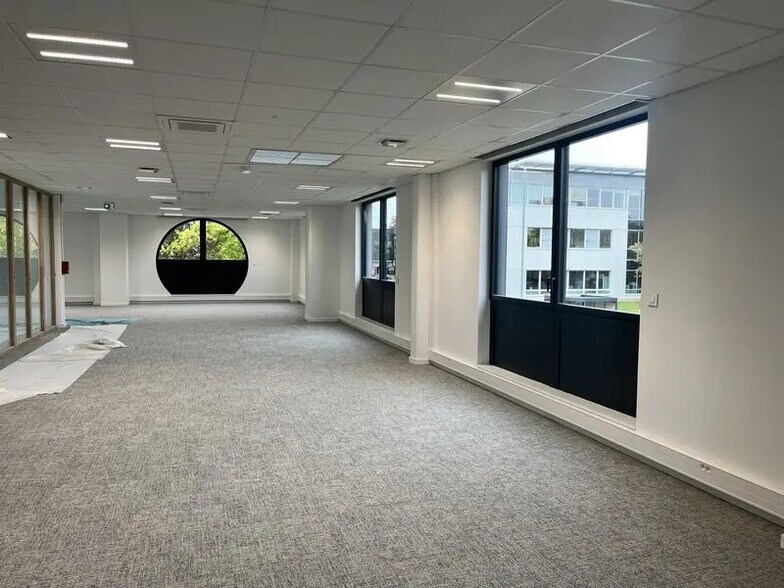 Bureau dans Mont-Saint-Aignan à louer - Photo de l’immeuble – Image 1 sur 8