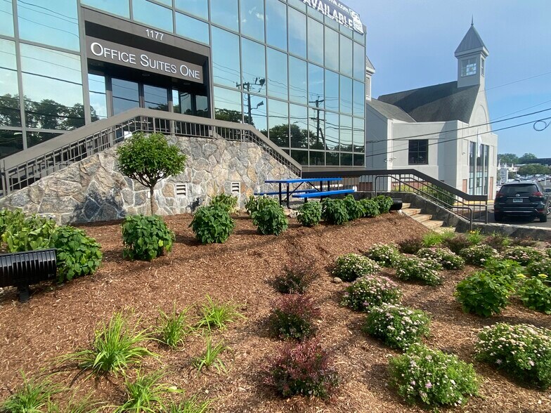 1177 High Ridge Rd, Stamford, CT à louer - Photo de l’immeuble – Image 2 sur 12