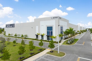 Plus de détails pour 12700 NW Le Jeune Rd, Opa-locka, FL - Industriel/Logistique à louer