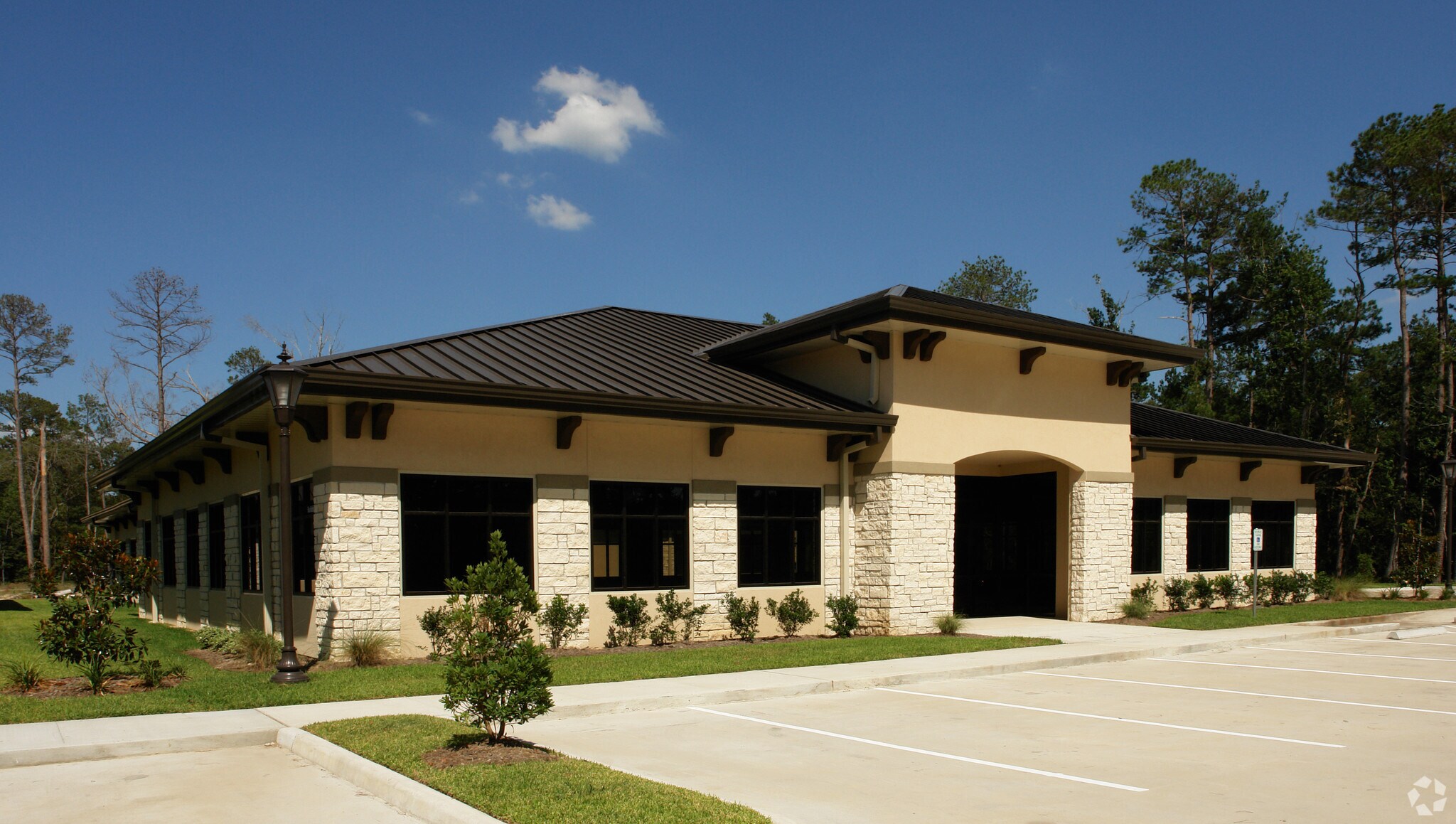 19701 Kingwood Dr, Kingwood, TX à vendre Photo principale– Image 1 sur 21