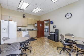 8121 W Grandridge Blvd, Kennewick, WA à louer Photo intérieure– Image 2 sur 2