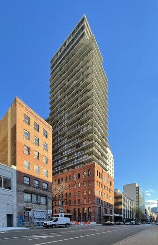 Plus de détails pour 100 Vandam St, New York, NY - Local commercial à louer