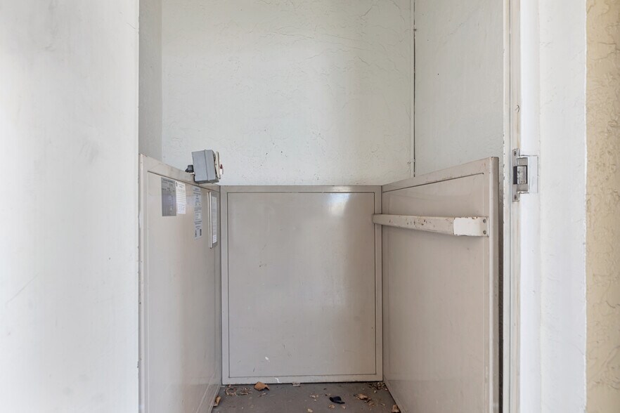 901 NW 11th Ave, Fort Lauderdale, FL à louer - Photo de l’immeuble – Image 2 sur 7