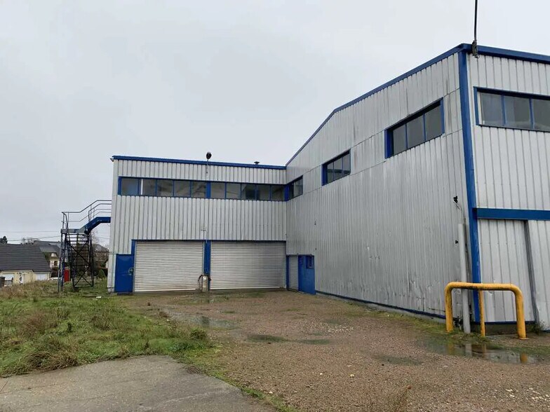Industriel/Logistique dans Tancarville à louer - Photo de l’immeuble – Image 2 sur 3