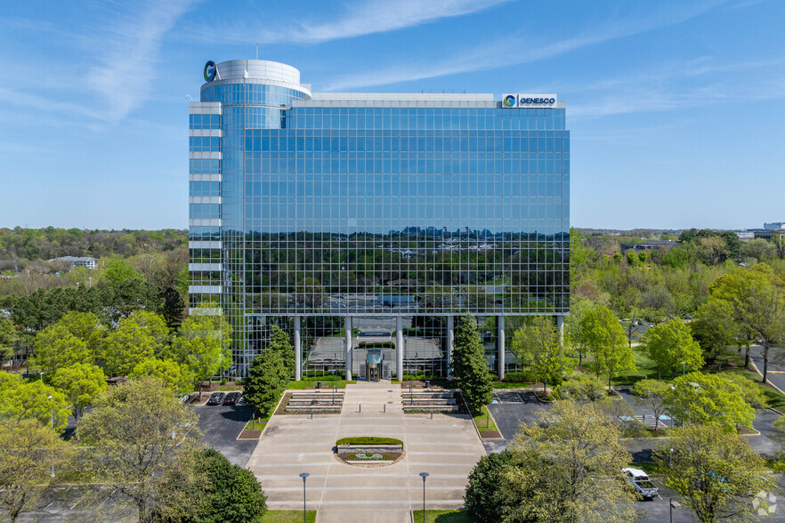 535 Marriott Dr, Nashville, TN à louer - Photo de l’immeuble – Image 2 sur 23