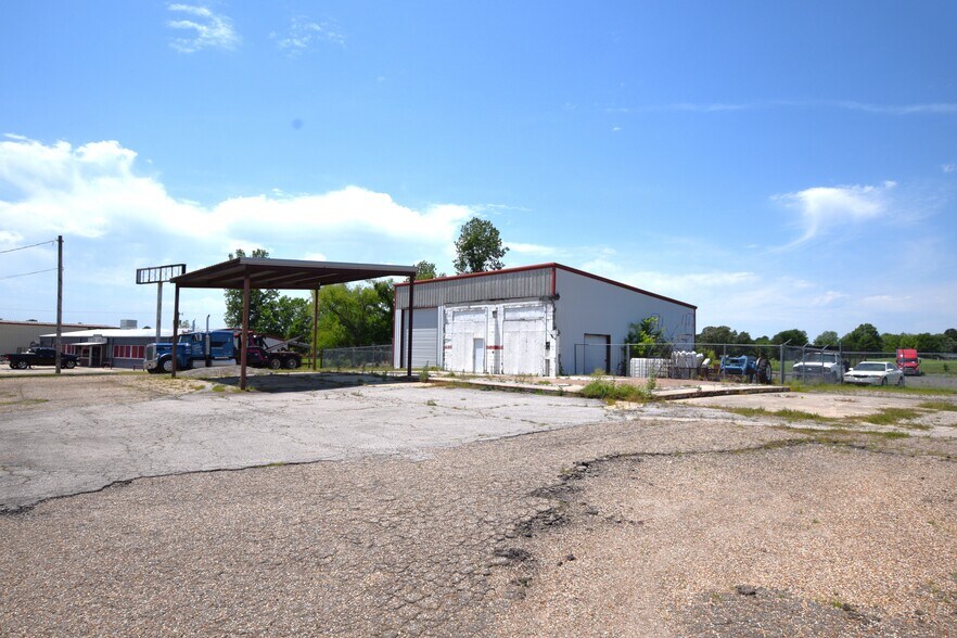 1400 S Main St, Muldrow, OK à vendre - Photo de l’immeuble – Image 1 sur 17